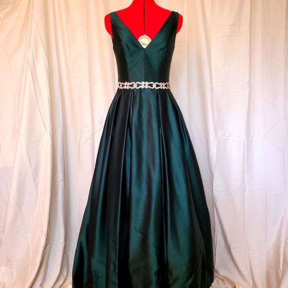 Betsy & Adam Women's Satin High Low Ball Gown Green Size 12